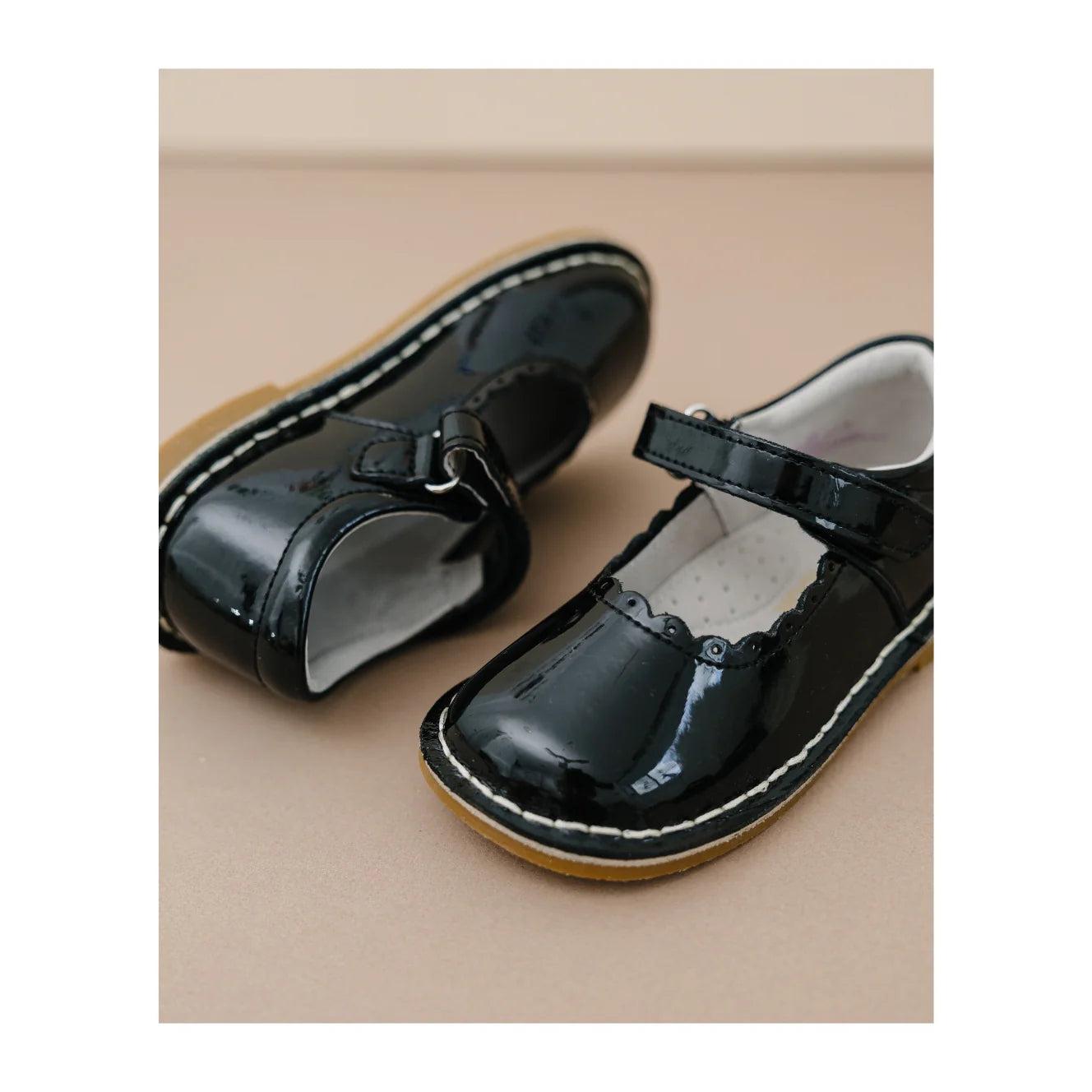 Blk Patent Caitlin Scalloped Mary Jane