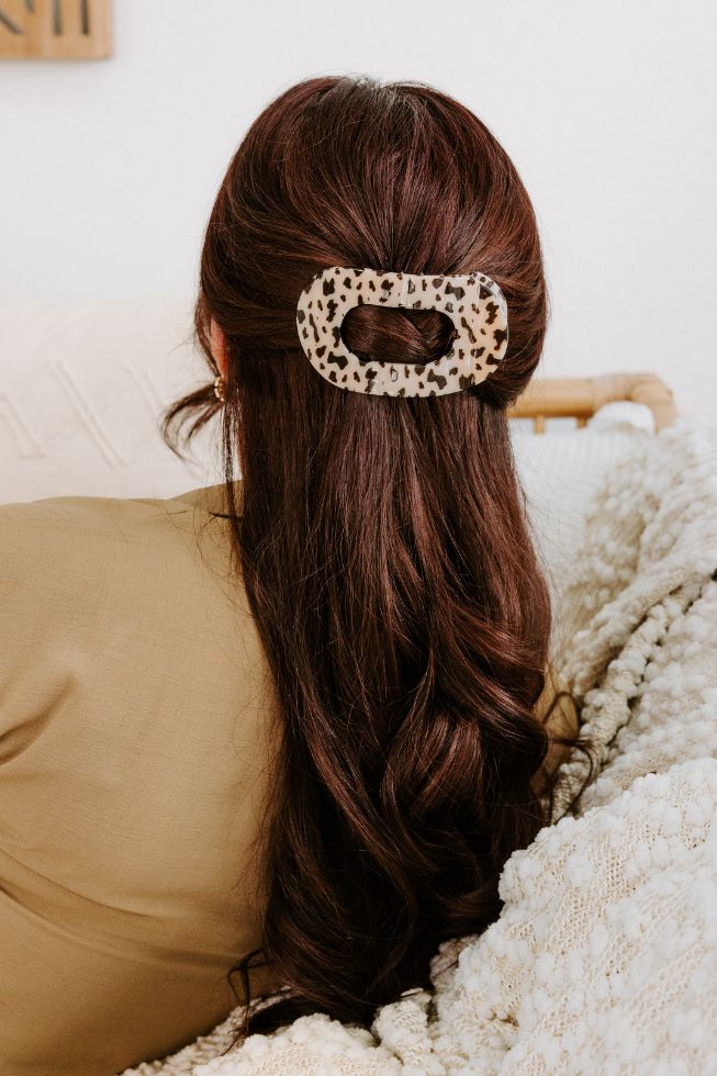 Blonde Tortoise Flat Round Hair Clip